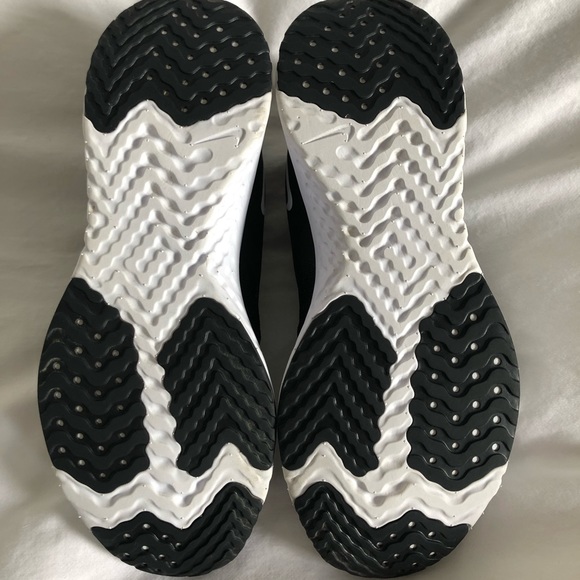 Nike Women’s Odyssey React 2 Flynit Runners - Picture 3 of 4